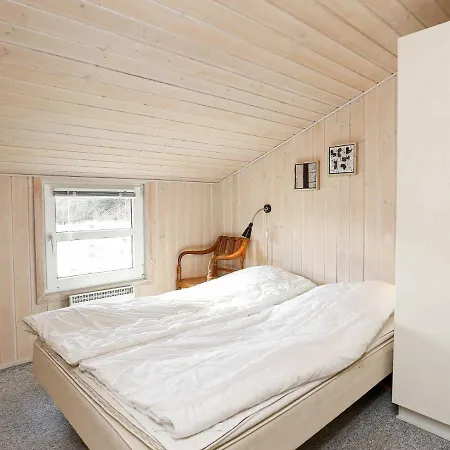 10 Person In Bl Vand Blåvand