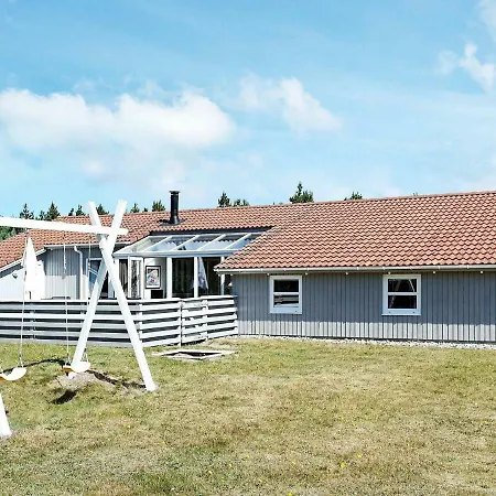10 Person In Bl Vand Blåvand